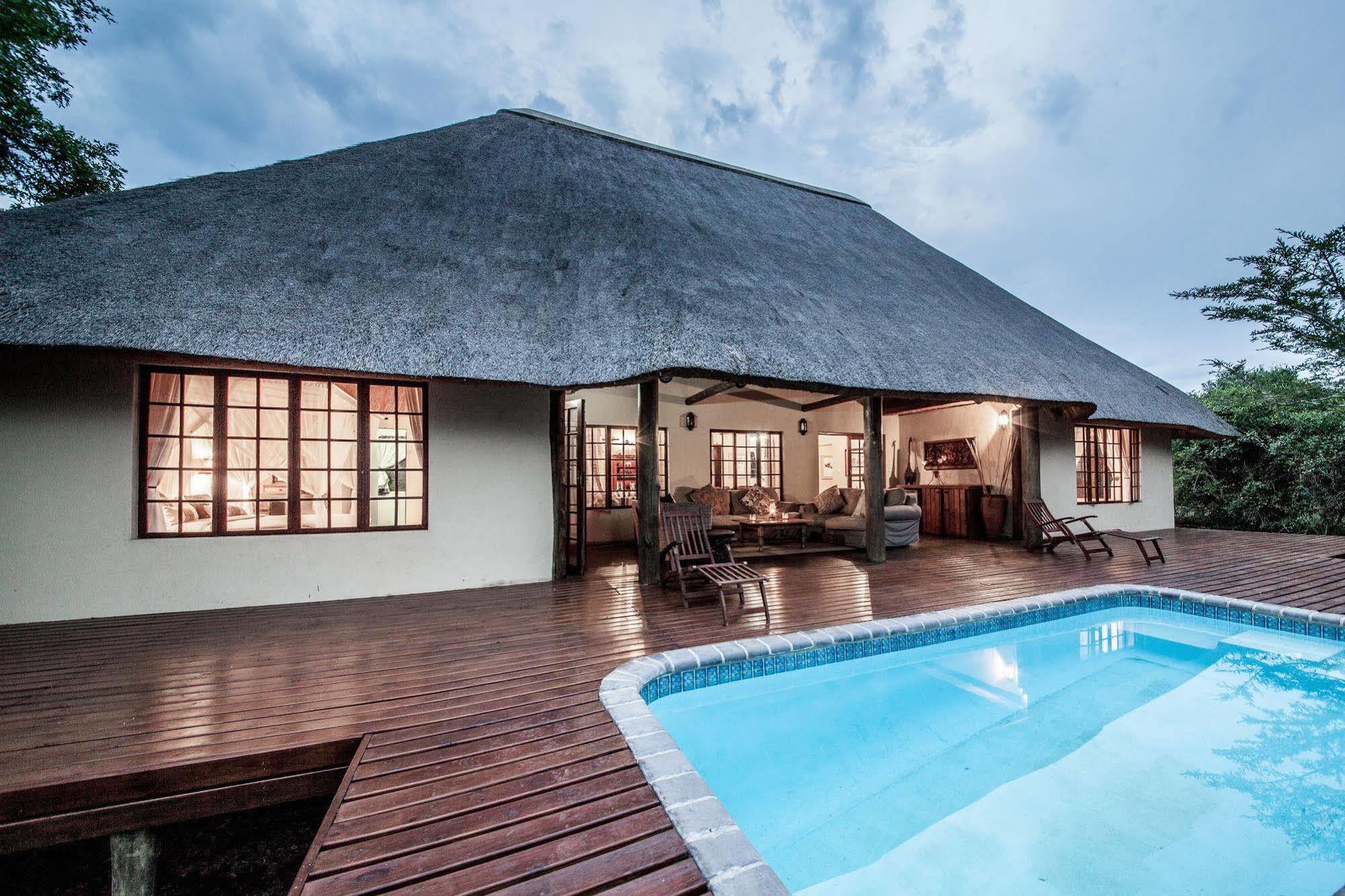 Rhino River Lodge Manyoni Private Game Reserve Kültér fotó